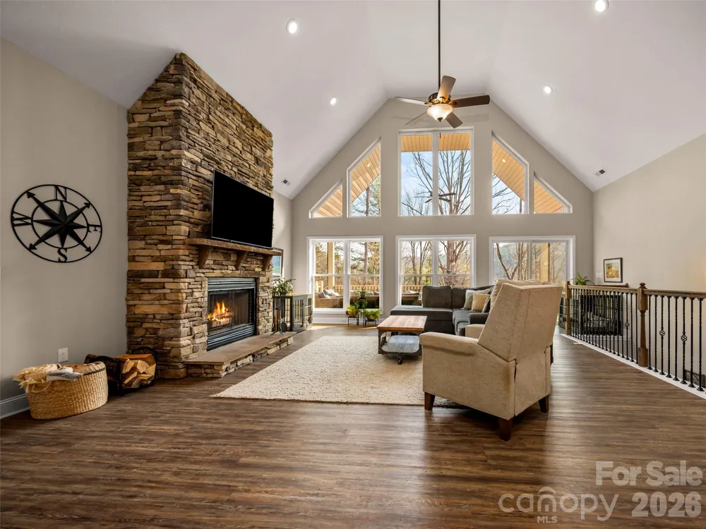 666 Never Blue Road Flat Rock, NC 28731