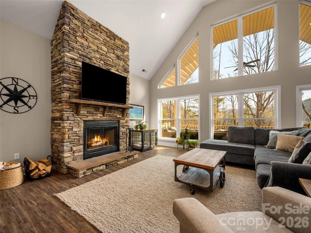 666 Never Blue Road Flat Rock, NC 28731