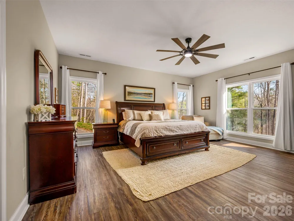 666 Never Blue Road Flat Rock, NC 28731