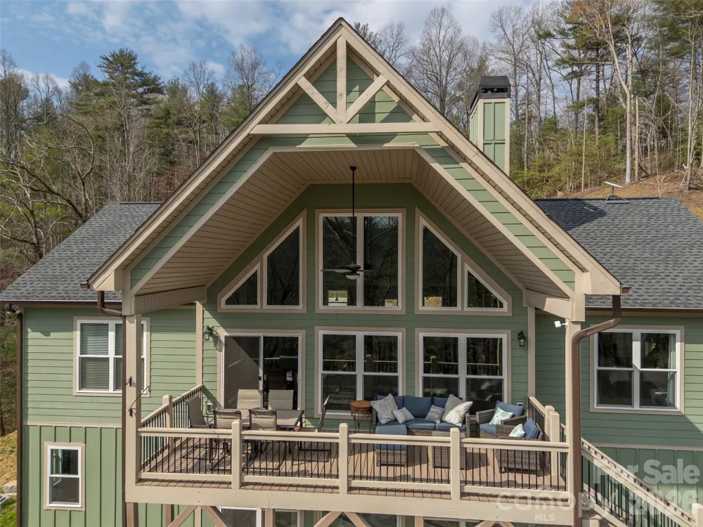 666 Never Blue Road Flat Rock, NC 28731