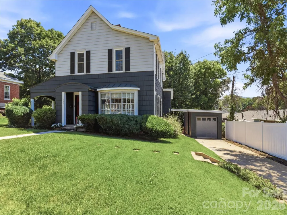 151 Hampton Heights Canton, NC 28716