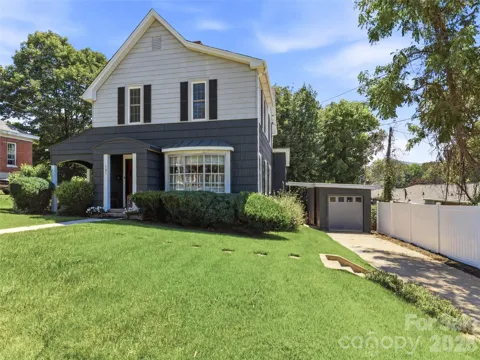 151 Hampton Heights