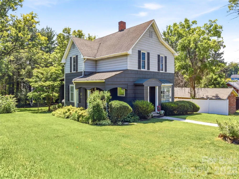151 Hampton Heights Canton, NC 28716