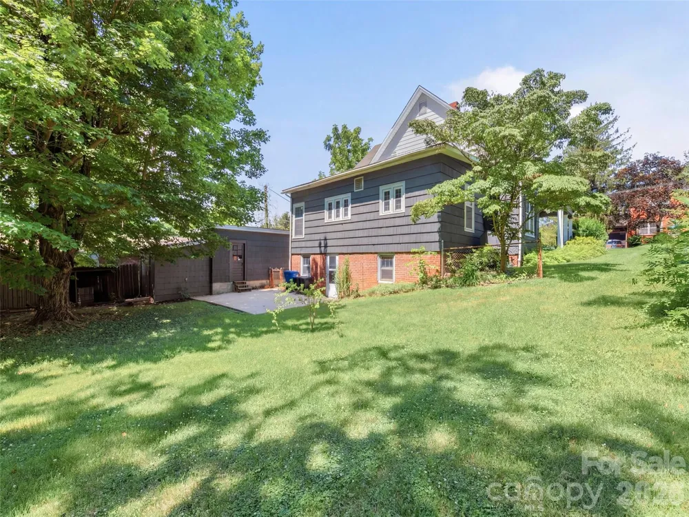 151 Hampton Heights Canton, NC 28716