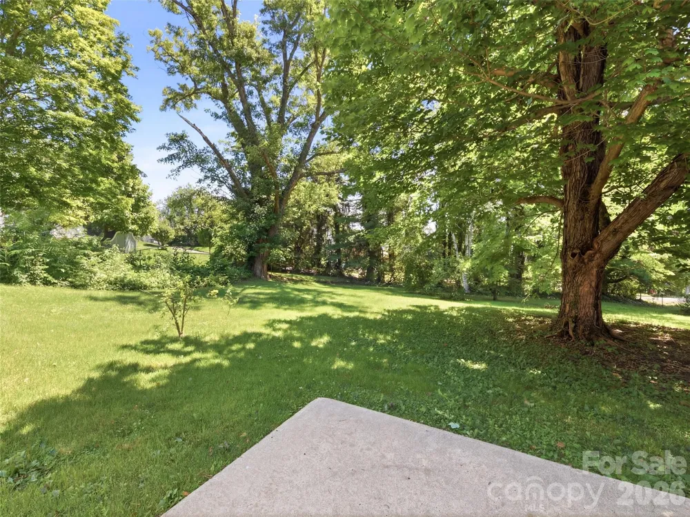 151 Hampton Heights Canton, NC 28716