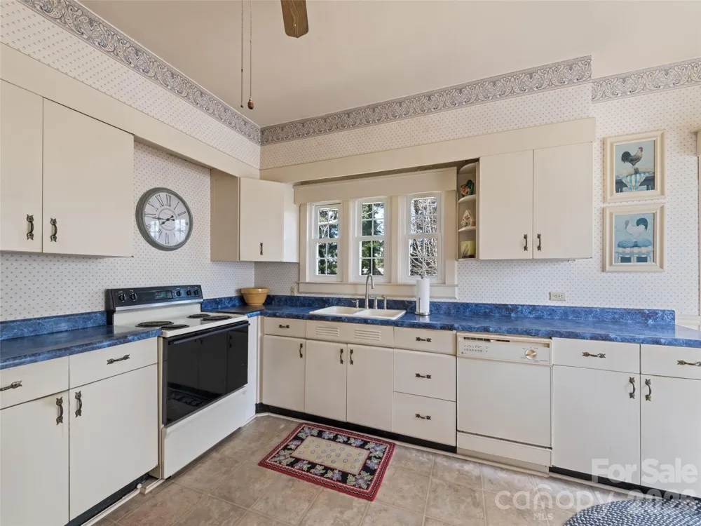 151 Hampton Heights Canton, NC 28716