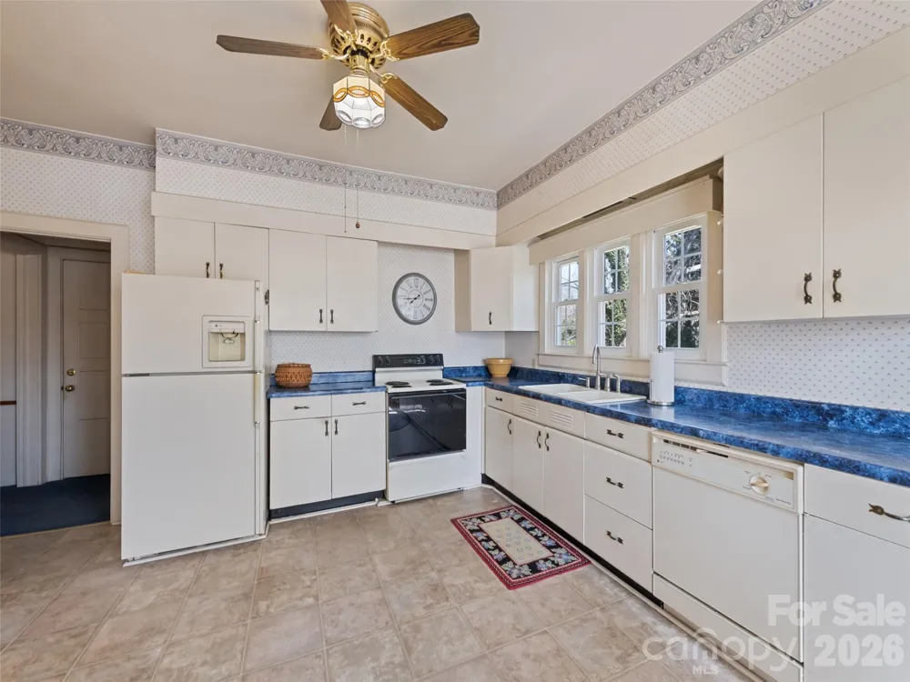 151 Hampton Heights Canton, NC 28716