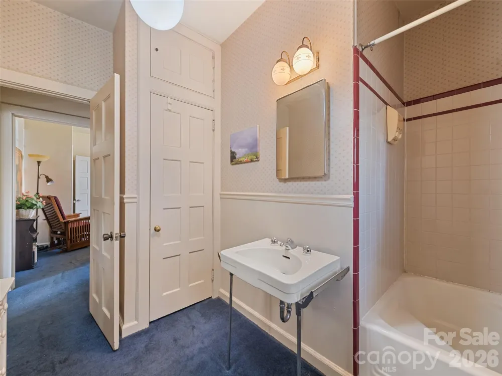 151 Hampton Heights Canton, NC 28716