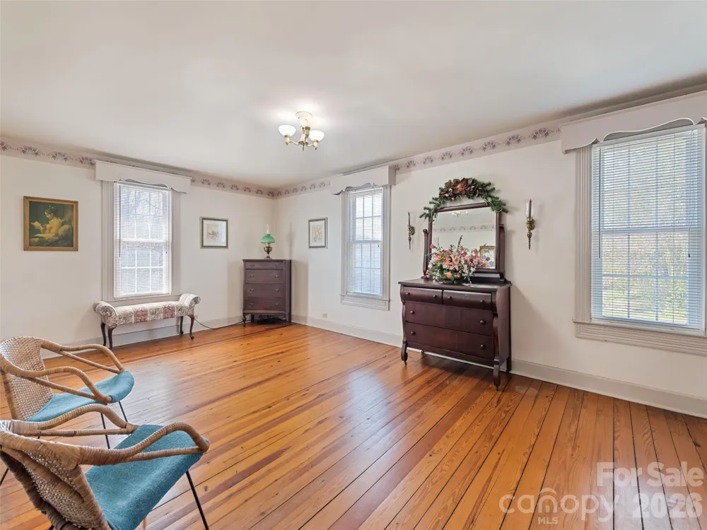 151 Hampton Heights Canton, NC 28716