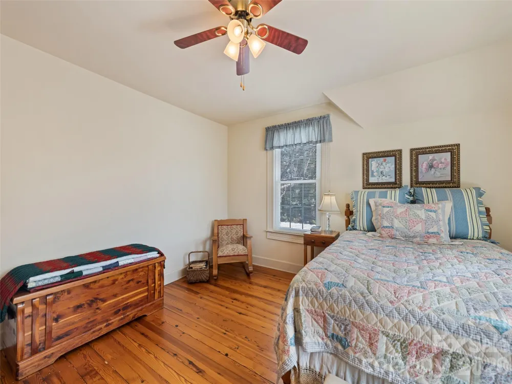 151 Hampton Heights Canton, NC 28716