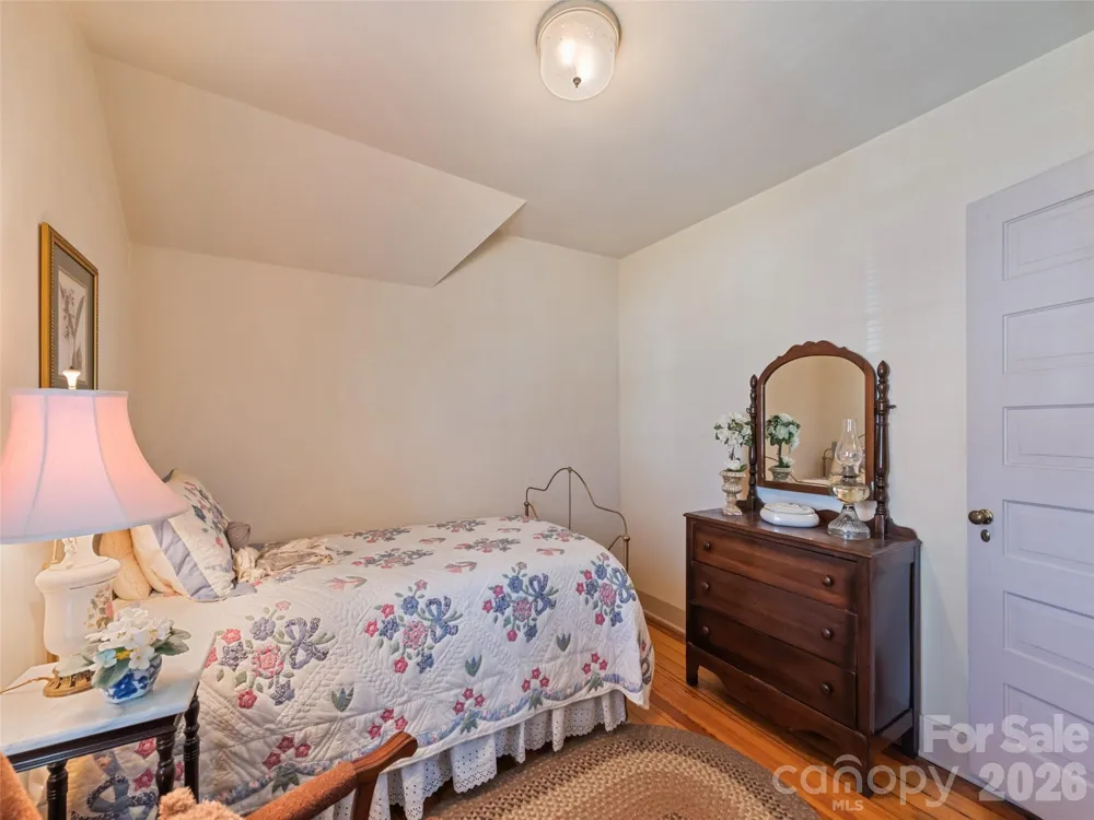 151 Hampton Heights Canton, NC 28716