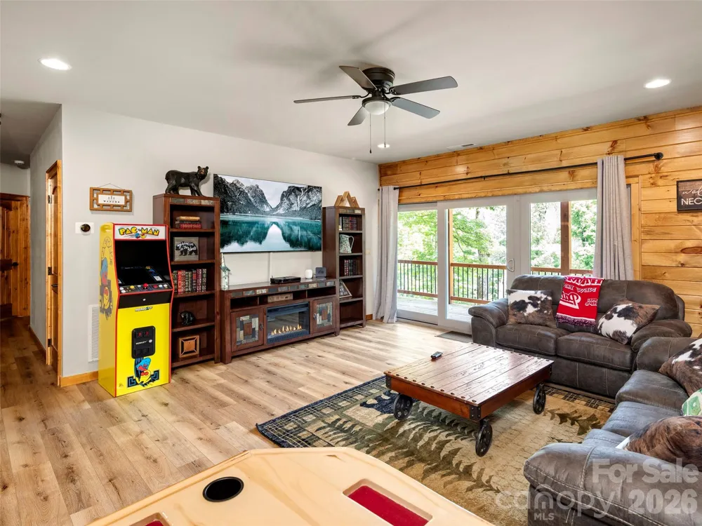 85 Iga Trail Maggie Valley, NC 28751
