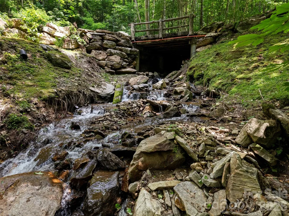 85 Iga Trail Maggie Valley, NC 28751