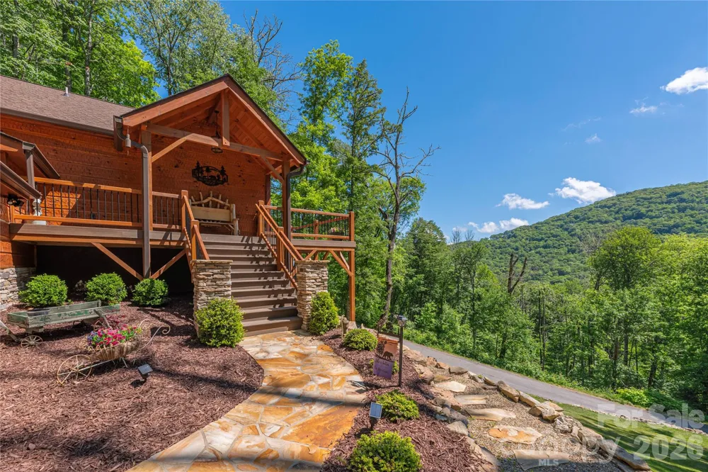 85 Iga Trail Maggie Valley, NC 28751