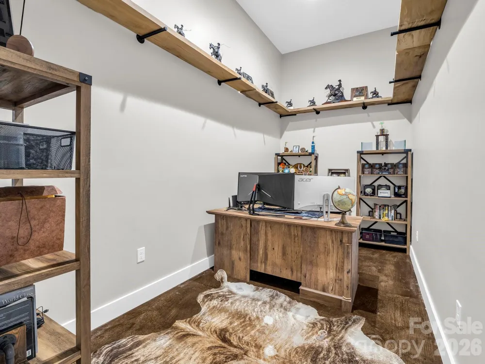 5717 Turnpike Road Horse Shoe, NC 28742