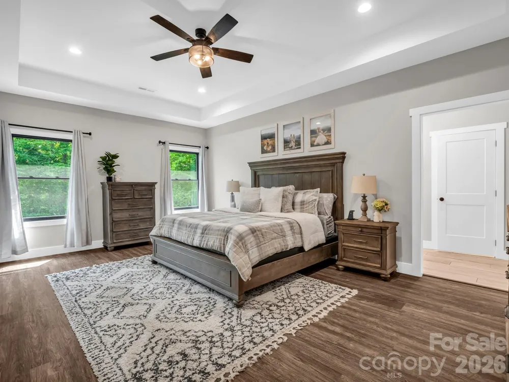 5717 Turnpike Road Horse Shoe, NC 28742