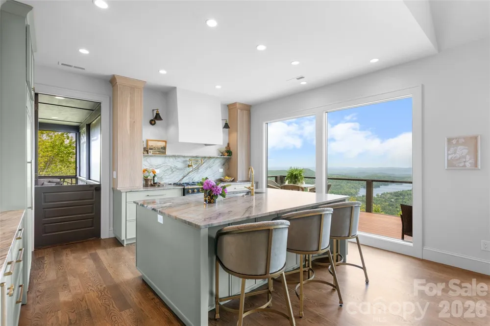 96 Moltz Court Lake Toxaway, NC 28747