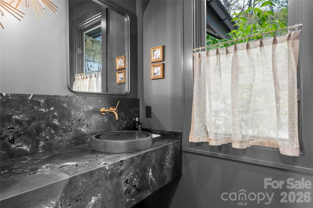 96 Moltz Court Lake Toxaway, NC 28747