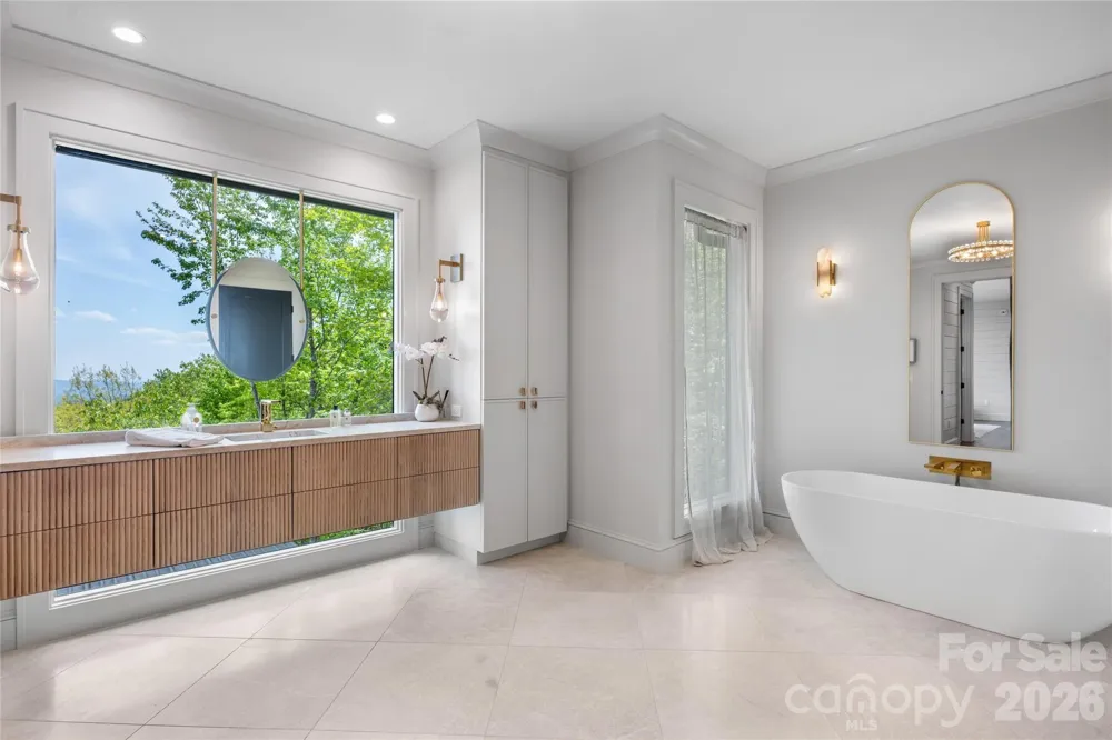 96 Moltz Court Lake Toxaway, NC 28747