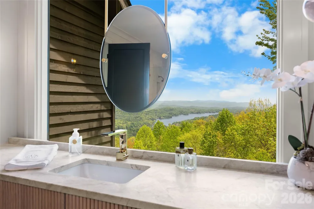 96 Moltz Court Lake Toxaway, NC 28747