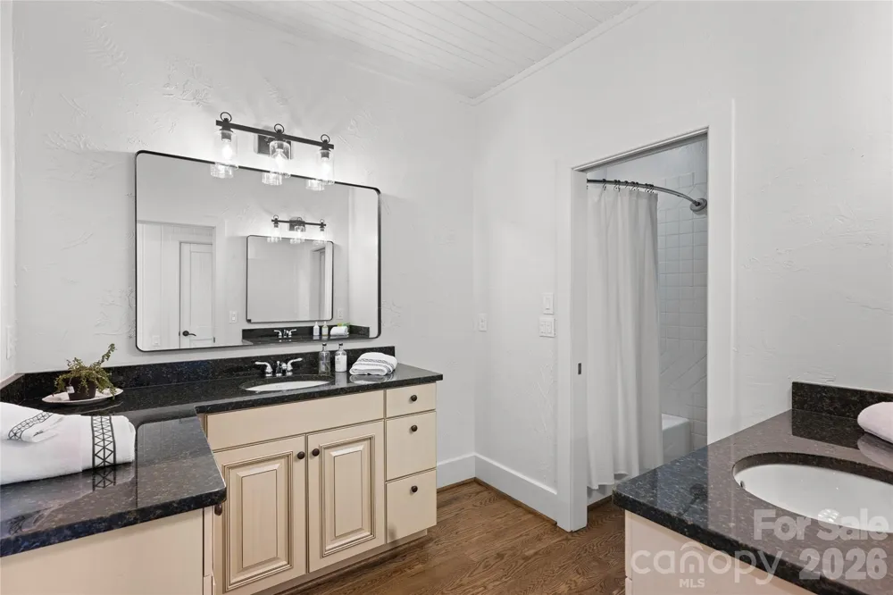 96 Moltz Court Lake Toxaway, NC 28747