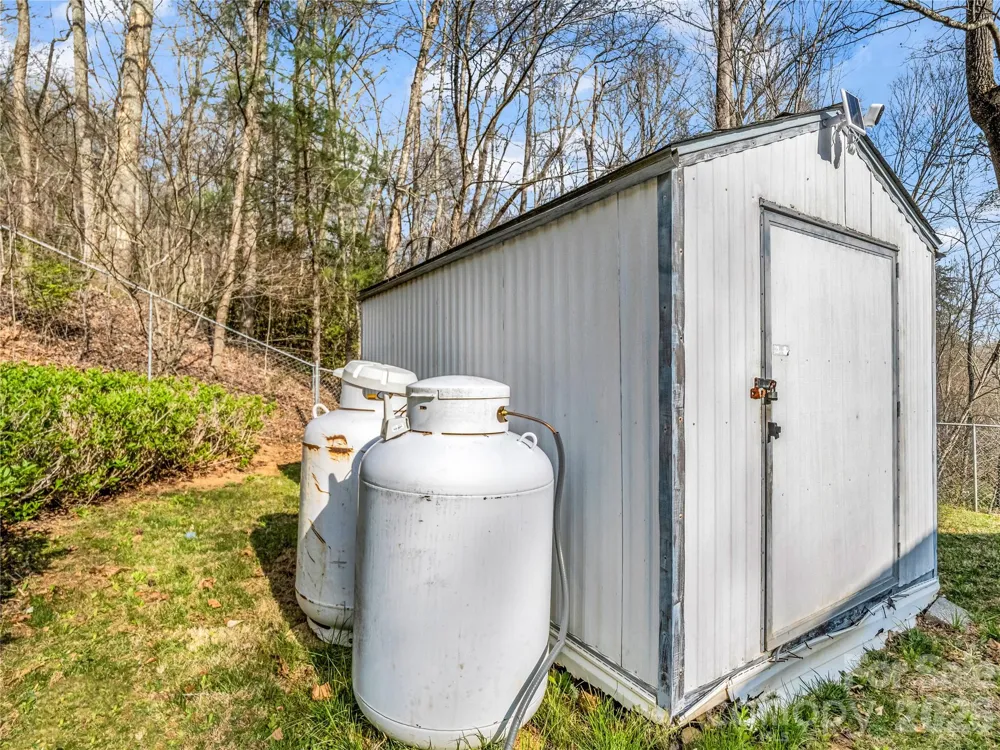 48 Laurel Cove Road Leicester, NC 28748