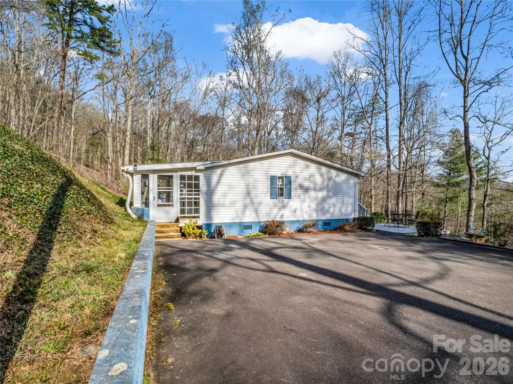 48 Laurel Cove Road Leicester, NC 28748