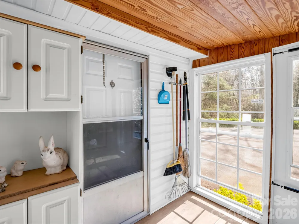 48 Laurel Cove Road Leicester, NC 28748