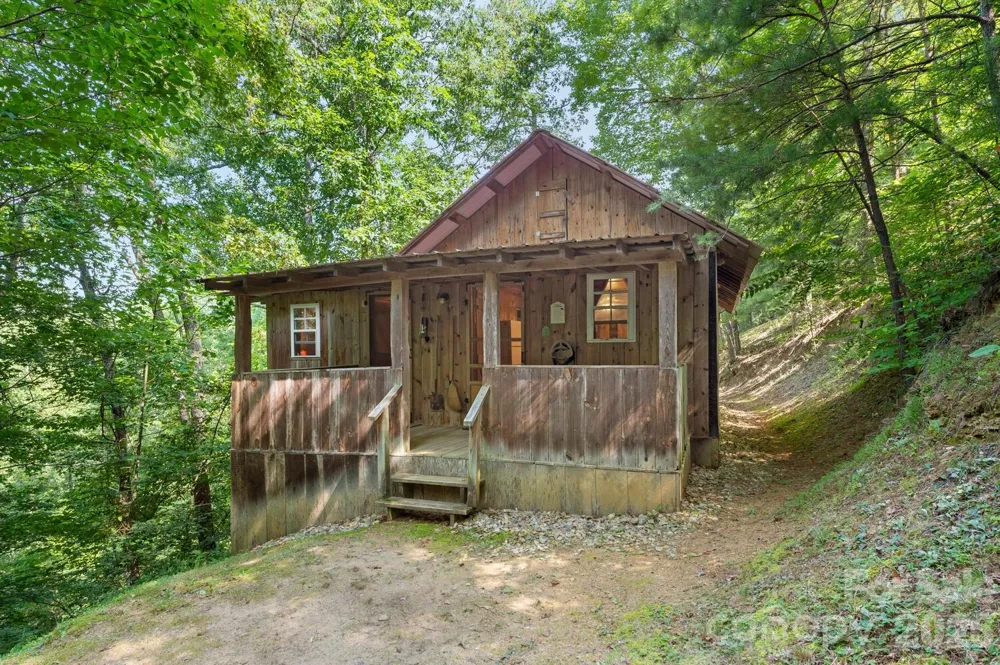 286 Rebel Drive Hot Springs, NC 28743