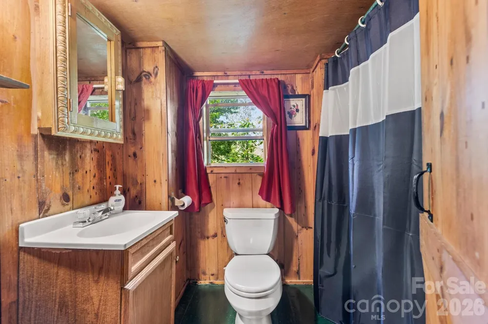 286 Rebel Drive Hot Springs, NC 28743