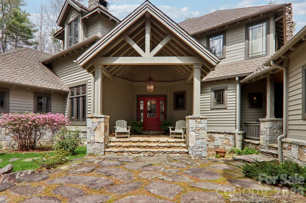 46 Mills Creek Drive Lake Toxaway, NC 28747