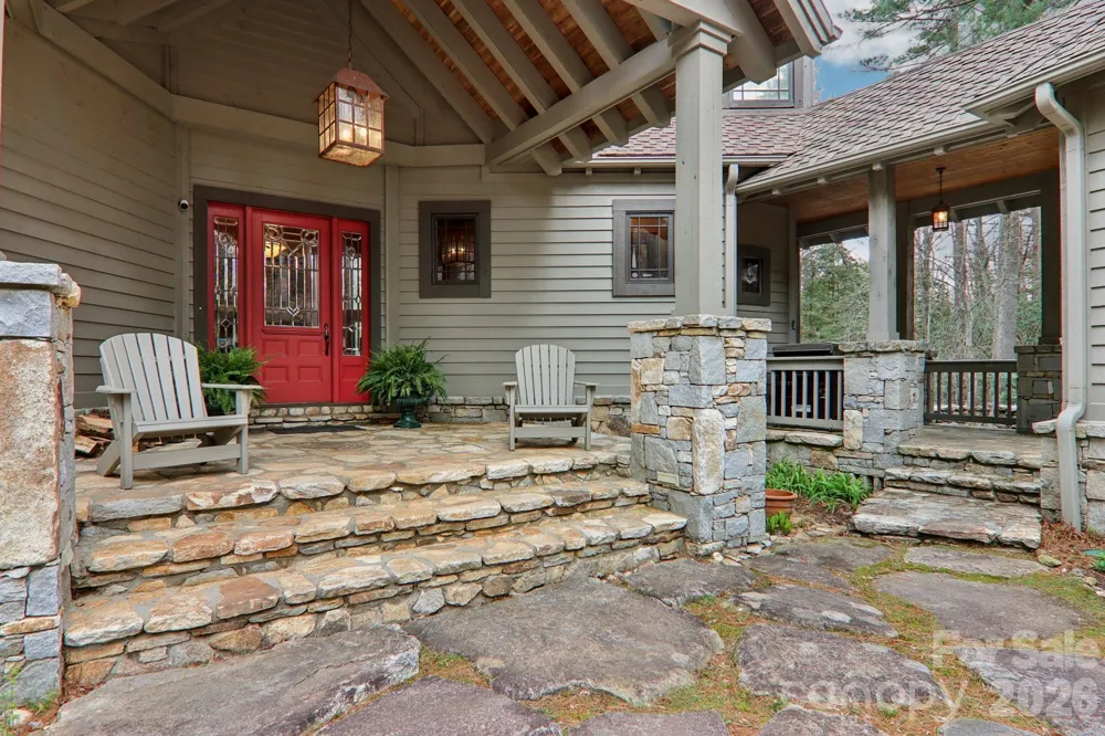 46 Mills Creek Drive Lake Toxaway, NC 28747