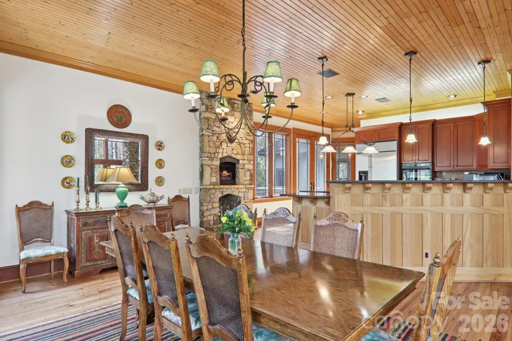 46 Mills Creek Drive Lake Toxaway, NC 28747