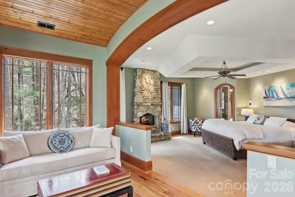 46 Mills Creek Drive Lake Toxaway, NC 28747
