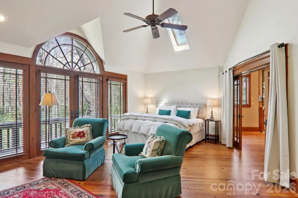 46 Mills Creek Drive Lake Toxaway, NC 28747