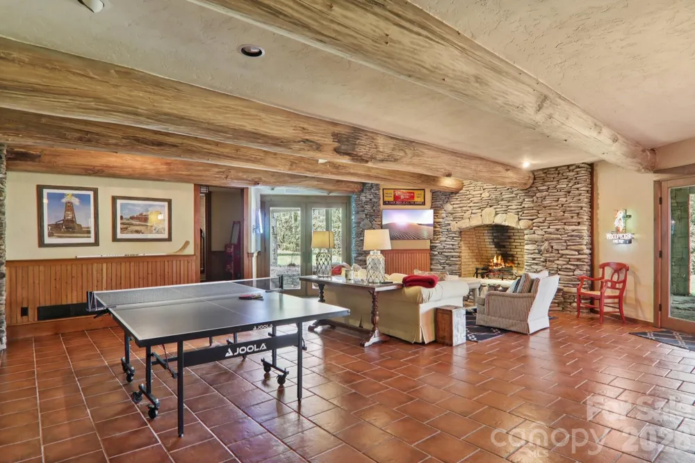 46 Mills Creek Drive Lake Toxaway, NC 28747
