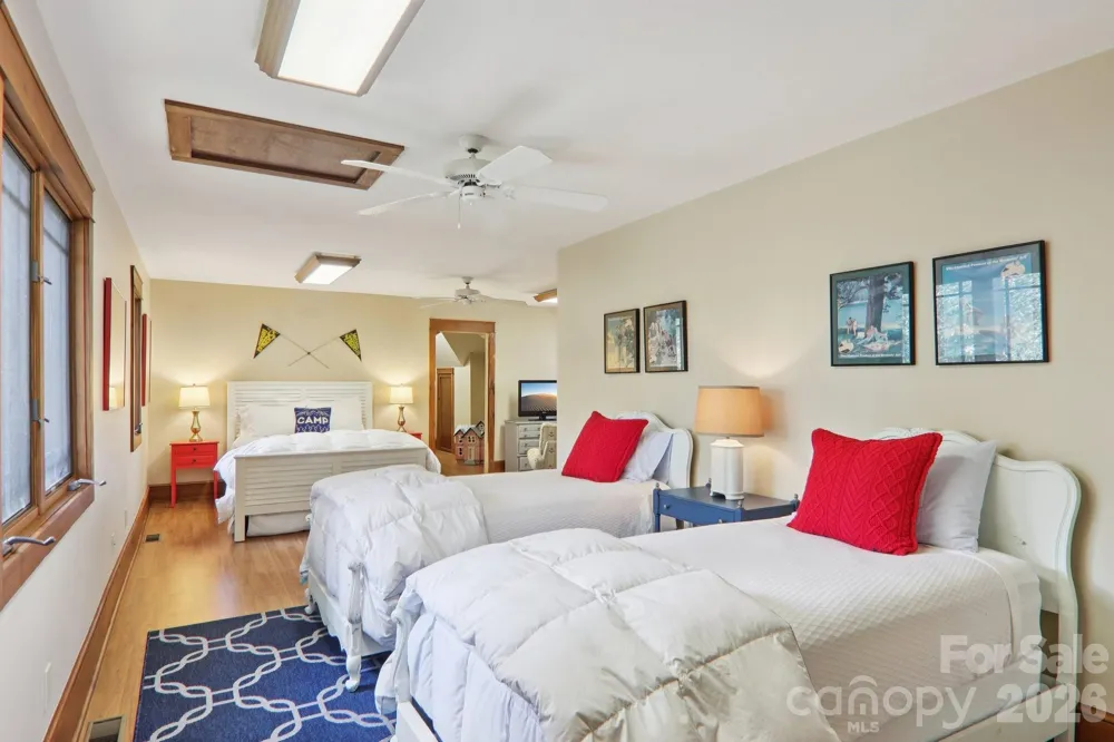 46 Mills Creek Drive Lake Toxaway, NC 28747