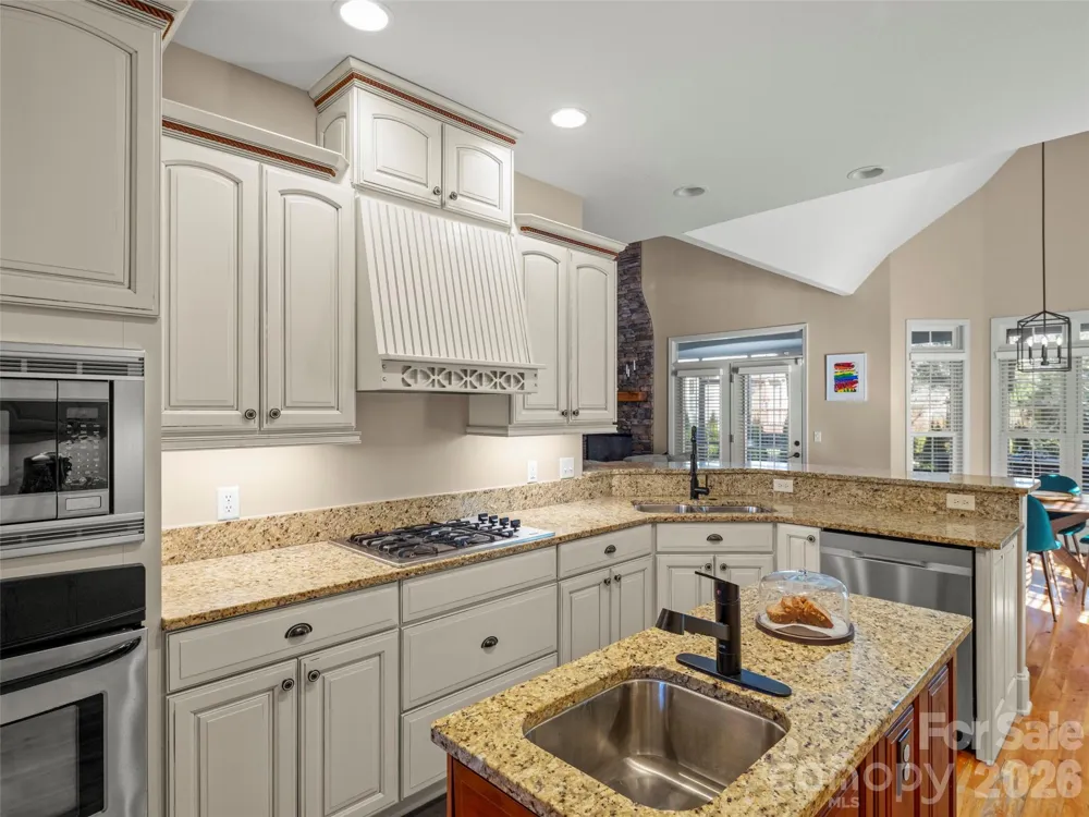 47 Ledgestone Drive Fairview, NC 28730