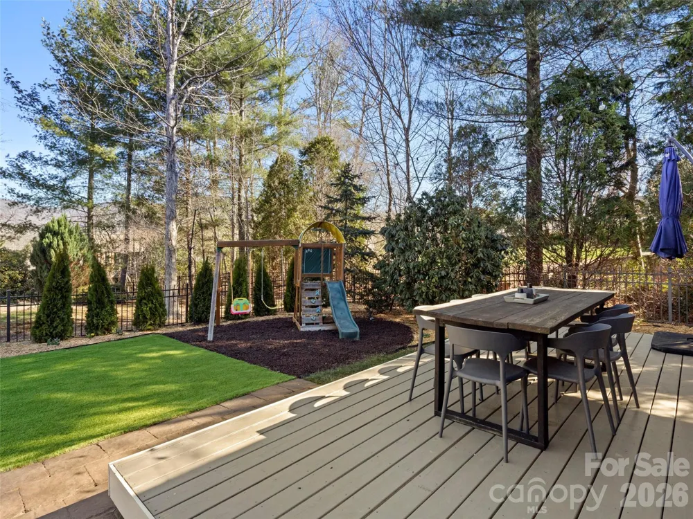 47 Ledgestone Drive Fairview, NC 28730
