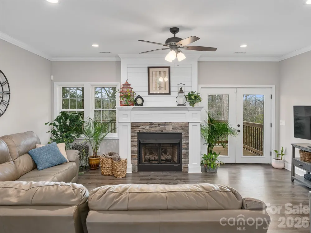 111 Wipprecht Drive Spruce Pine, NC 28777