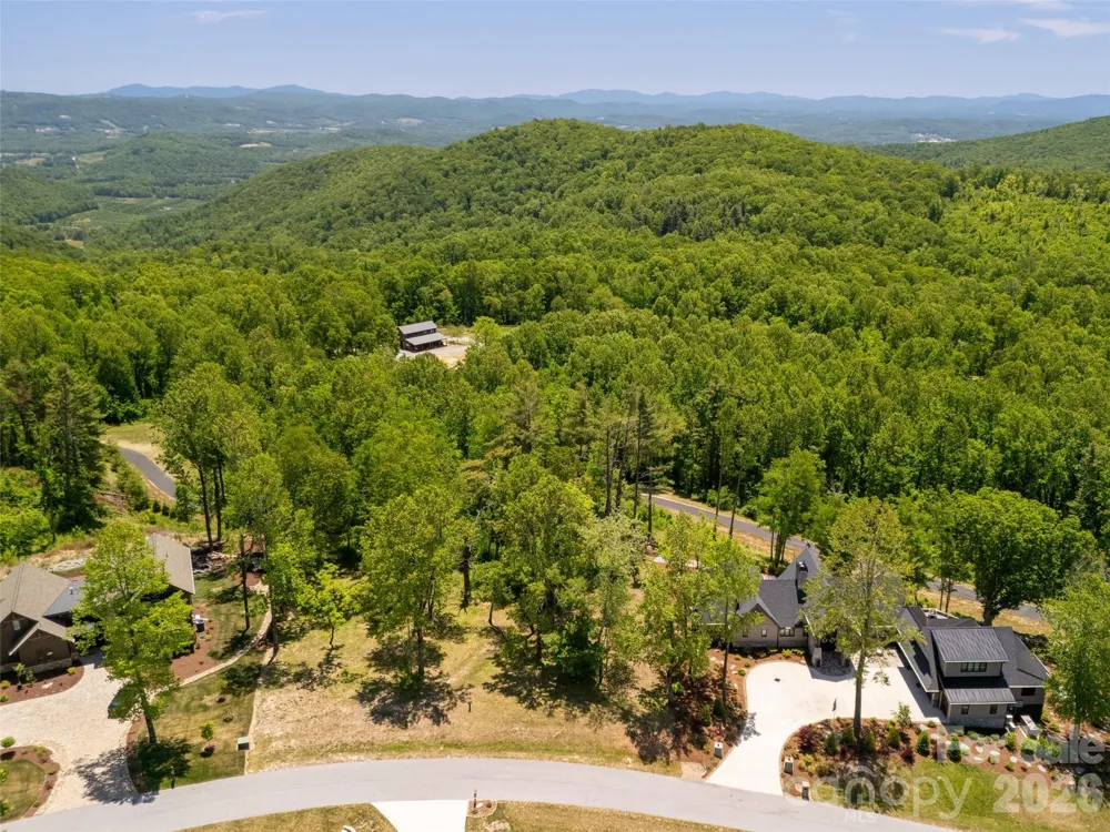 189 Dancing Bear Drive Hendersonville, NC 28792