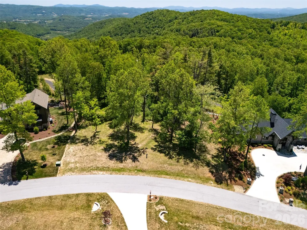 189 Dancing Bear Drive Hendersonville, NC 28792