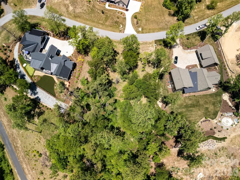 189 Dancing Bear Drive Hendersonville, NC 28792