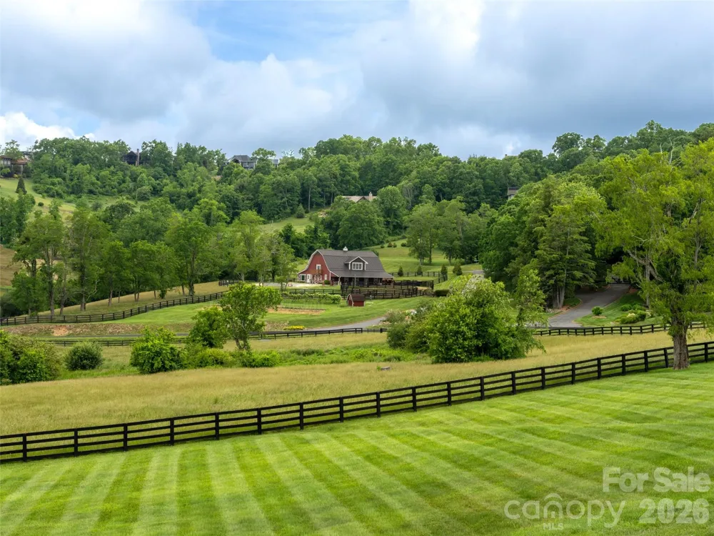 189 Dancing Bear Drive Hendersonville, NC 28792