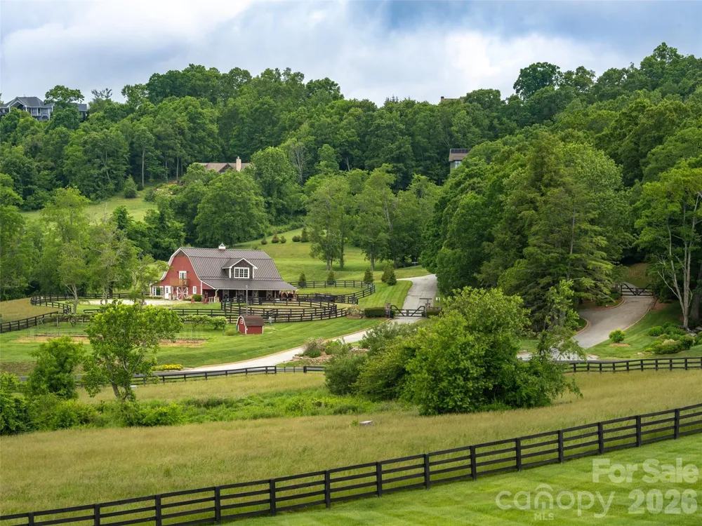 189 Dancing Bear Drive Hendersonville, NC 28792