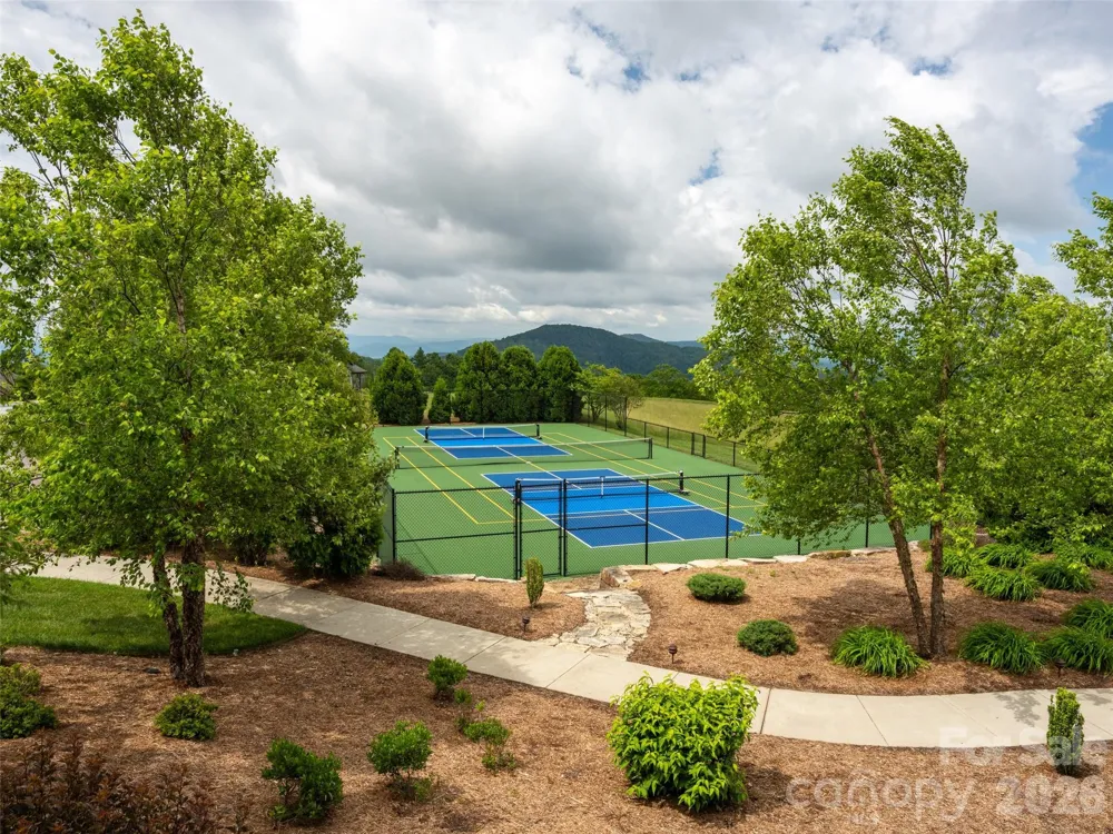 189 Dancing Bear Drive Hendersonville, NC 28792