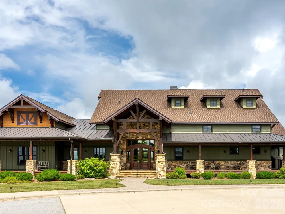 189 Dancing Bear Drive Hendersonville, NC 28792