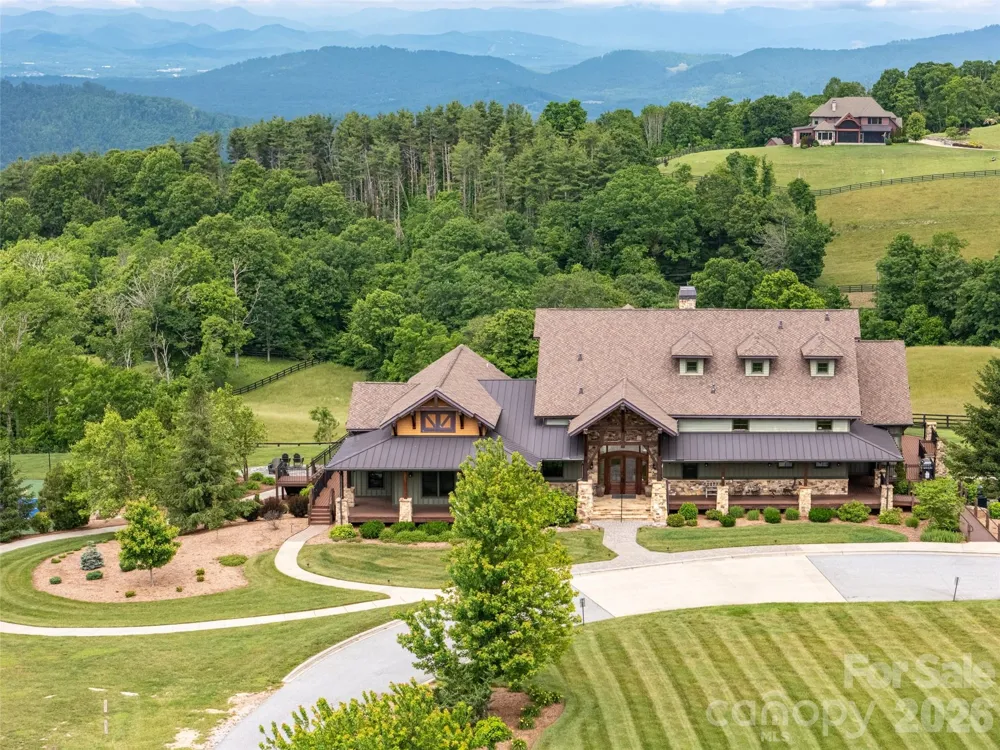 189 Dancing Bear Drive Hendersonville, NC 28792