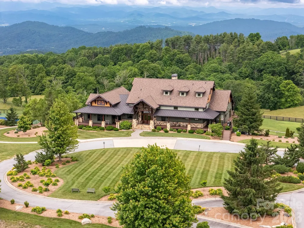 189 Dancing Bear Drive Hendersonville, NC 28792
