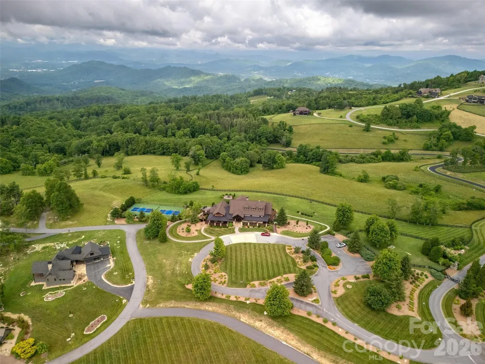 189 Dancing Bear Drive Hendersonville, NC 28792